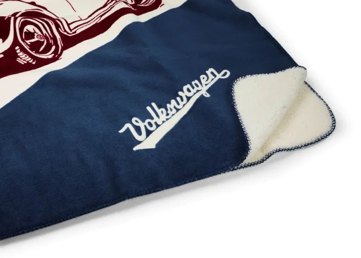 Patura Volkswagen Heritage - microfleece moale, cu motiv Beetle - Volkswagen Shop